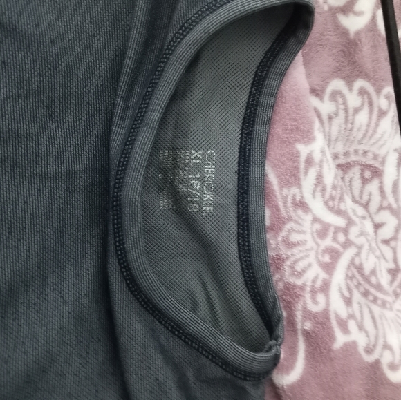 Boys top - Picture 2 of 2